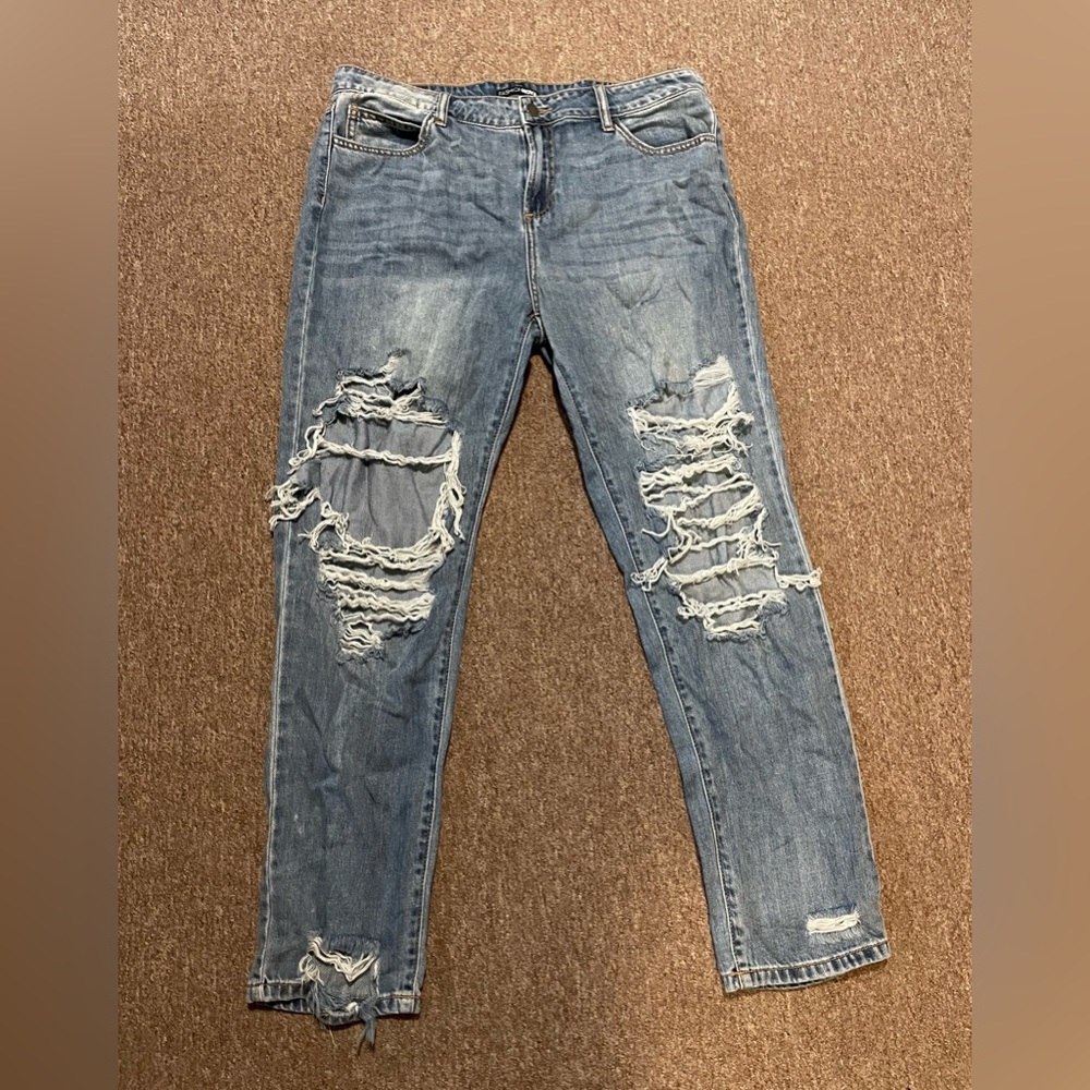 Baggy Distressed Jeans